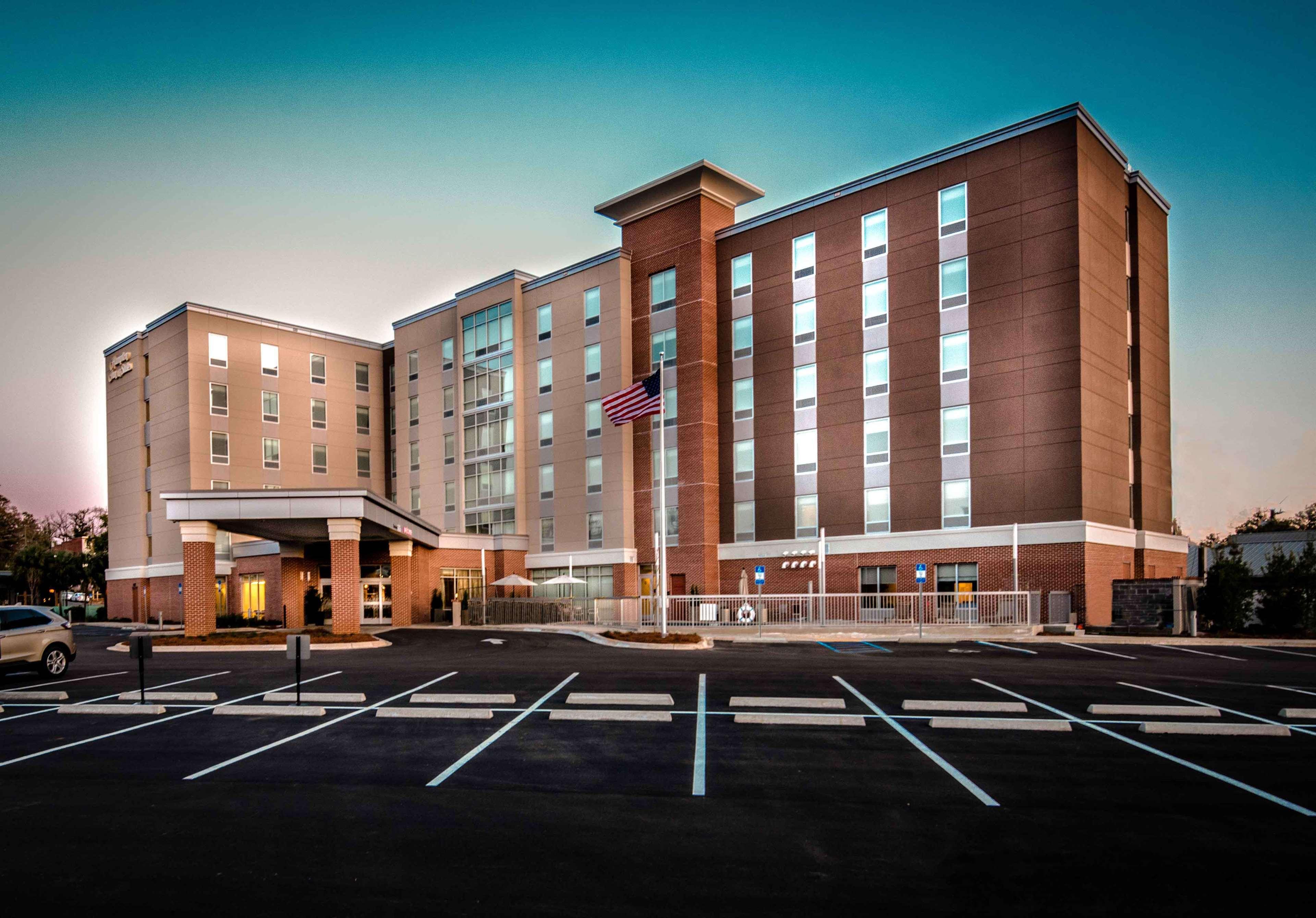 Hampton Inn & Suites Tallahassee Capitol-University Екстериор снимка