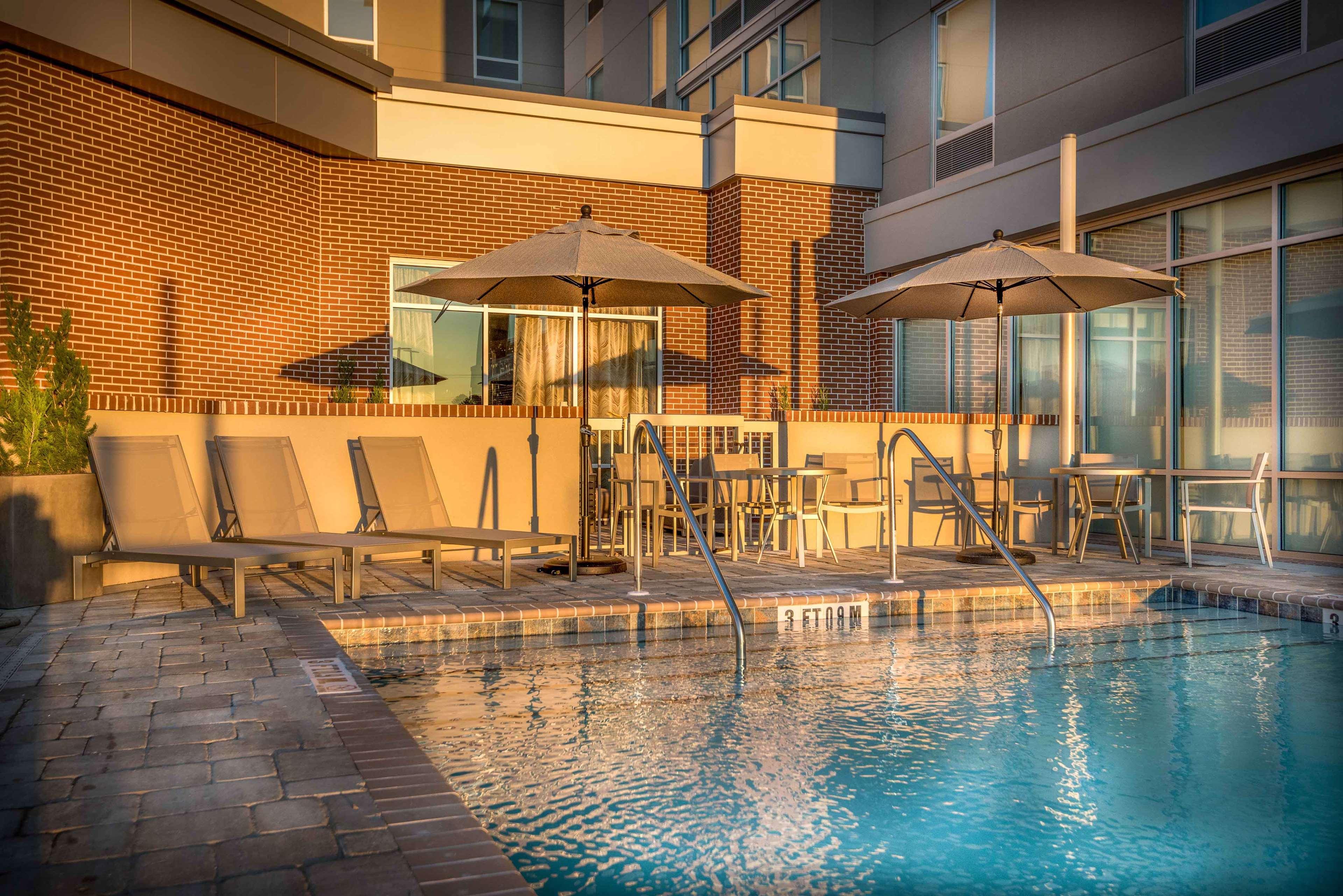 Hampton Inn & Suites Tallahassee Capitol-University Екстериор снимка