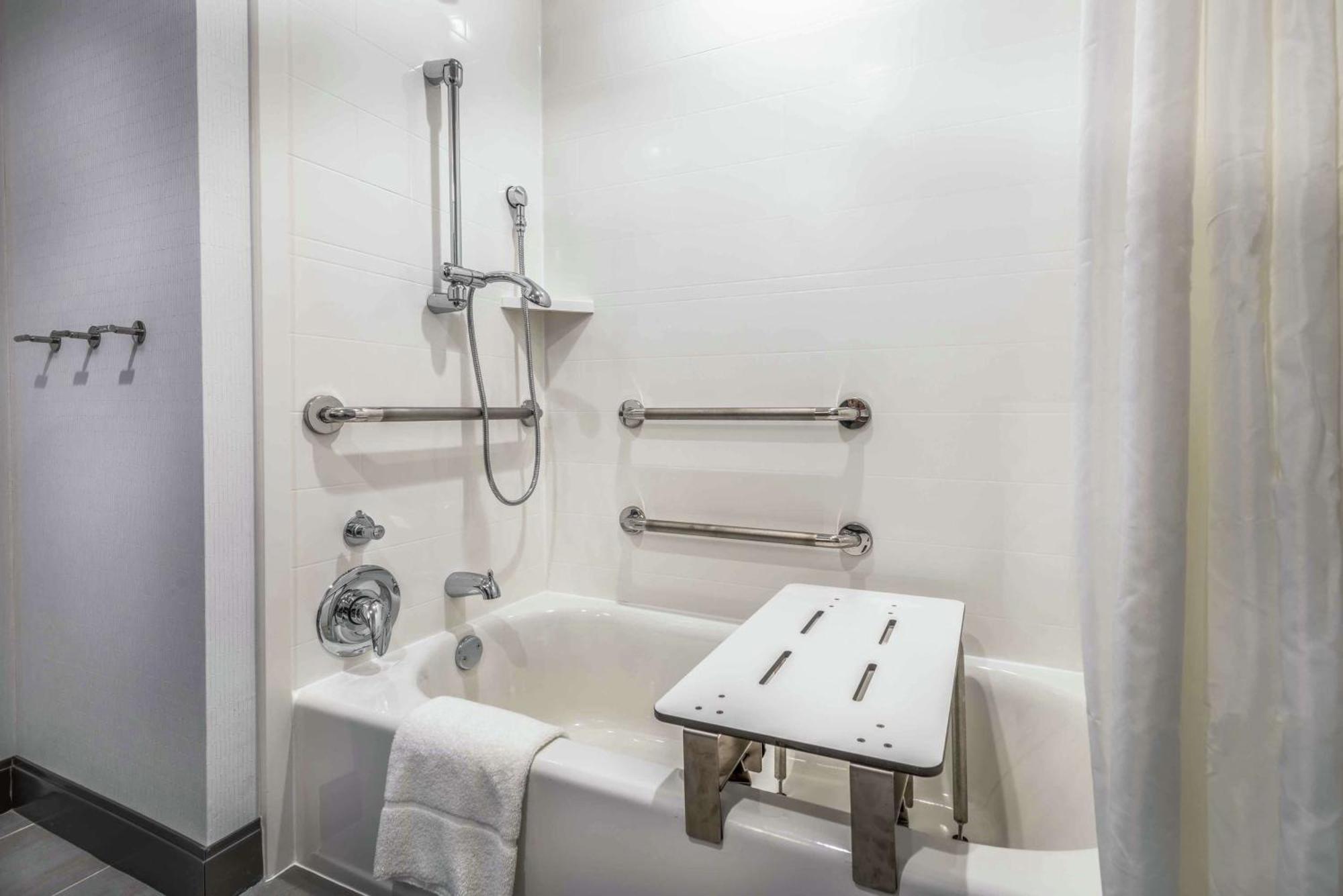 Hampton Inn & Suites Tallahassee Capitol-University Екстериор снимка