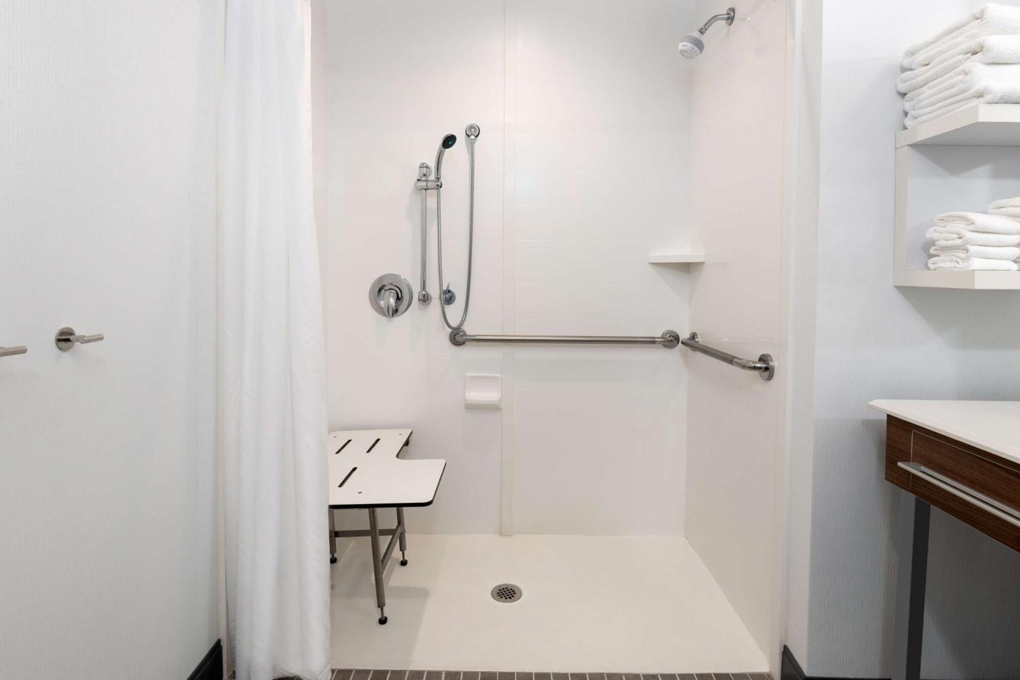 Hampton Inn & Suites Tallahassee Capitol-University Екстериор снимка