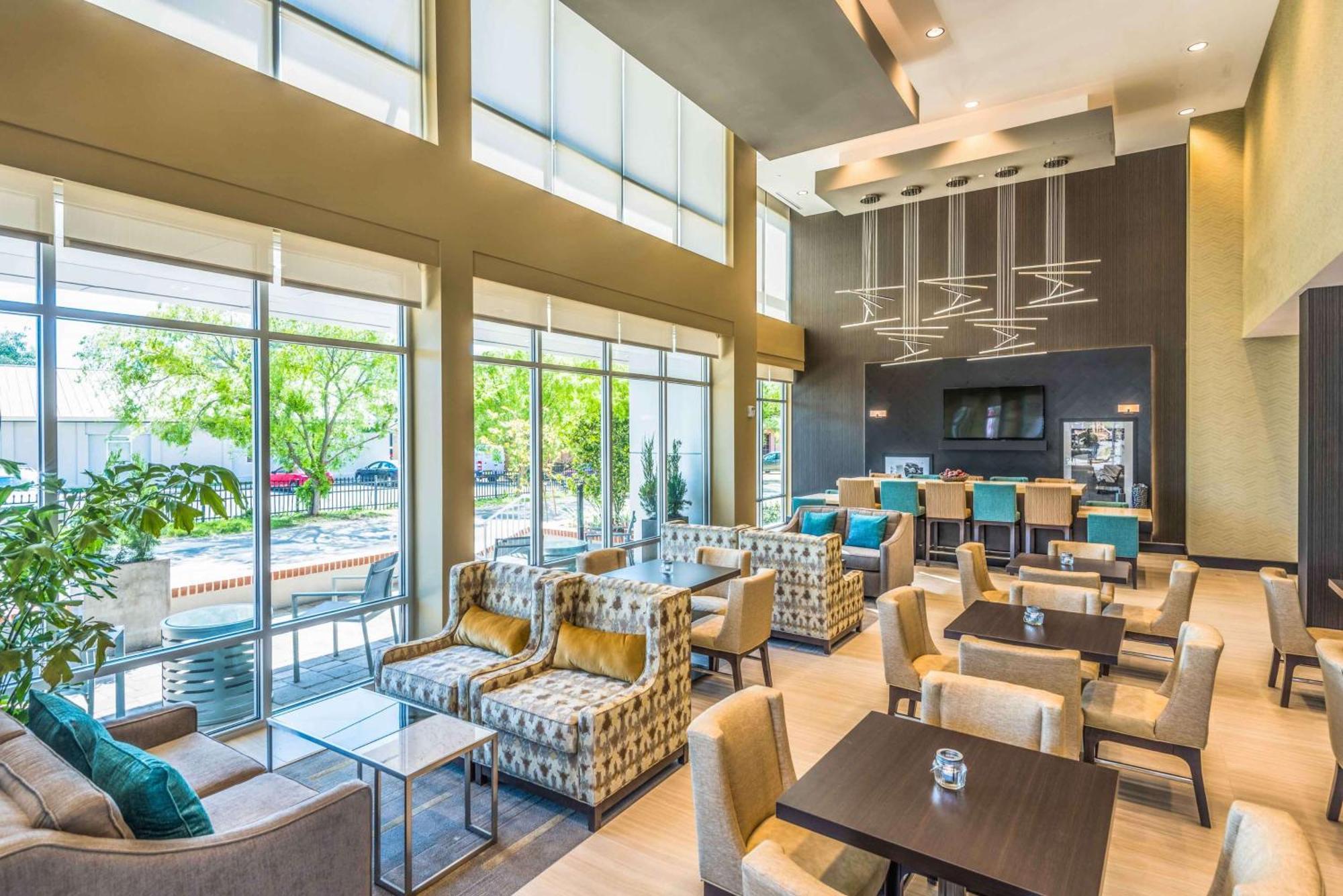 Hampton Inn & Suites Tallahassee Capitol-University Екстериор снимка
